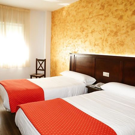 Hotel Restaurante Sostenible La Laguna Brozas Екстер'єр фото