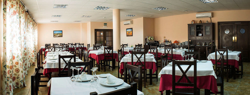 Hotel Restaurante Sostenible La Laguna Brozas Екстер'єр фото