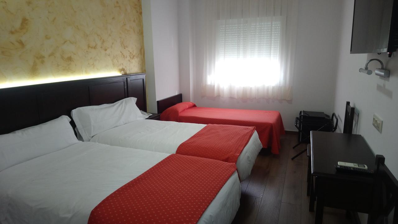 Hotel Restaurante Sostenible La Laguna Brozas Екстер'єр фото