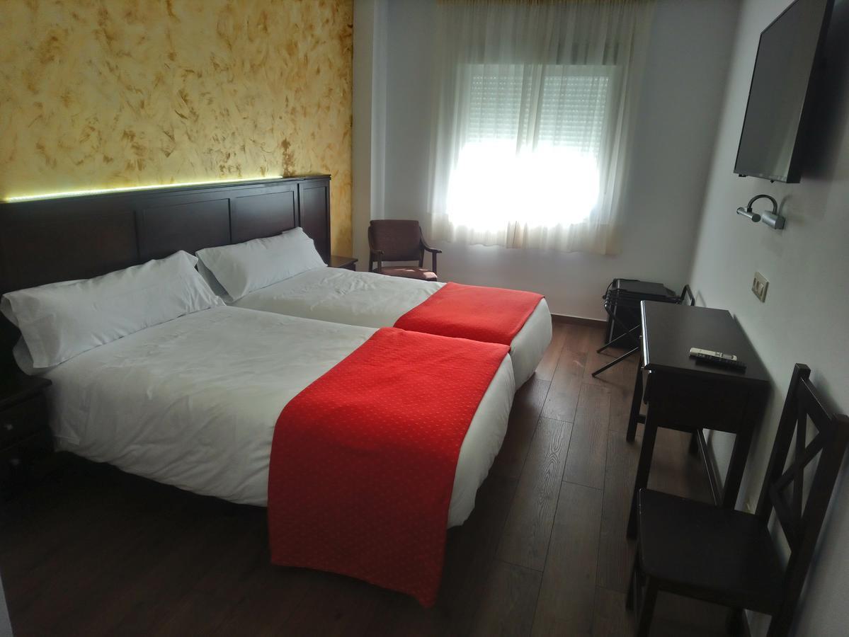 Hotel Restaurante Sostenible La Laguna Brozas Екстер'єр фото